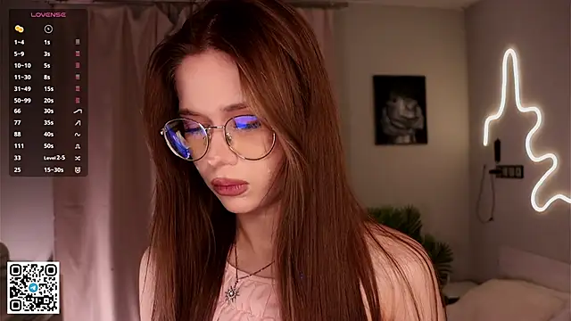 BeatrixCharton online show from October 29, 2025, 6:18 pm