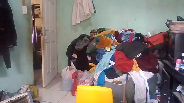 Snapshot of Nicky52 chatting on October 11, 2025, 4:35 am Nicky52 online show from October 11, 2025, 4:35 am