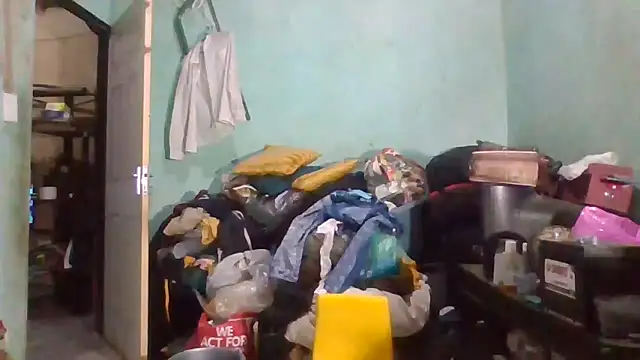 Snapshot of Nicky52 chatting on September 24, 2025, 4:35 pm Nicky52 online show from September 24, 2025, 4:35 pm