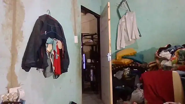 Snapshot of Nicky52 chatting on October 31, 2025, 6:15 pm Nicky52 online show from October 31, 2025, 6:15 pm