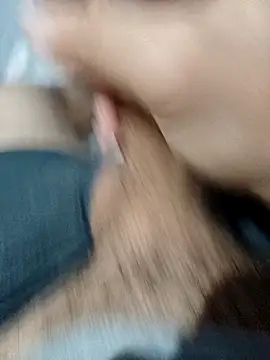 Snapshot of Hamzadz123 chatting on October 31, 2025, 12:18 am Hamzadz123 online show from October 31, 2025, 12:18 am