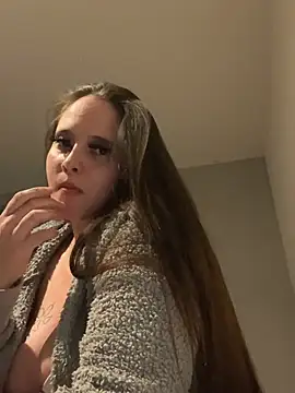 LollyLove  online show from April 10, 2026, 8:05 pm