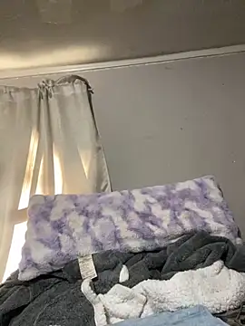 HennessyBaby21 online show from October 22, 2025, 12:59 pm