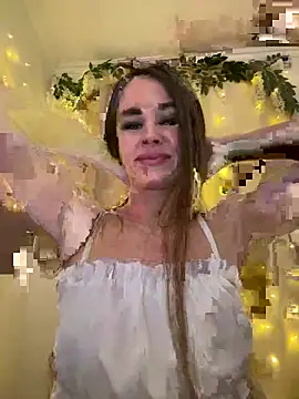 LucieMack online show from April 15, 2026, 6:45 pm