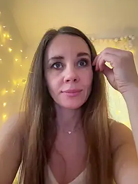 LucieMack online show from February 1, 2026, 1:20 pm