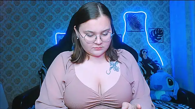 Snapshot of InLoveWithLife26 chatting on October 5, 2025, 7:37 pm InLoveWithLife26 online show from October 5, 2025, 7:37 pm