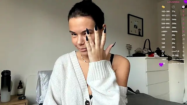 MaydaCornwall online show from December 16, 2025, 8:07 am