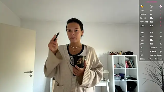 MaydaCornwall online show from September 26, 2025, 7:04 am