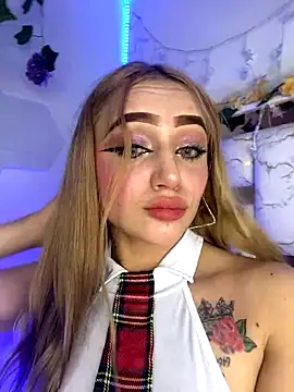 Snapshot of Sara_Sophia420 chatting on October 2, 2025, 12:14 am Sara Sophia420 online show from October 2, 2025, 12:14 am