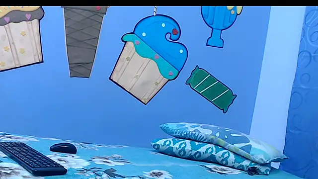 celesteskinny18 online show from September 22, 2025, 7:42 pm