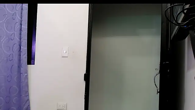 celesteskinny18 online show from September 10, 2025, 7:02 pm