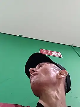 nacho20cmhot online show from October 15, 2025, 3:20 pm