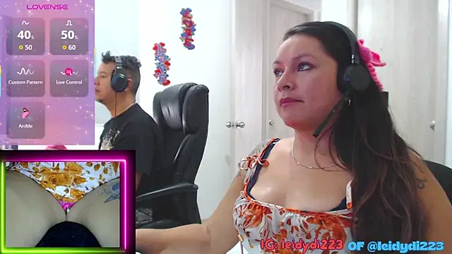 leidydi223 online show from September 19, 2025, 3:27 pm