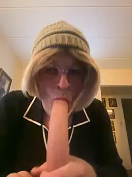 Snapshot of Tammyhoney1970 chatting on October 5, 2025, 9:27 pm Tammyhoney1970 online show from October 5, 2025, 9:27 pm