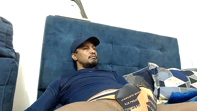 ElCaballeroNegro24 online show from April 5, 2026, 7:20 pm