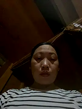 Snapshot of Lai005 chatting on October 2, 2025, 10:35 pm Lai005 online show from October 2, 2025, 10:35 pm