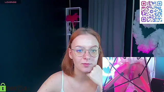  little Cat   online show from September 12, 2025, 10:31 pm