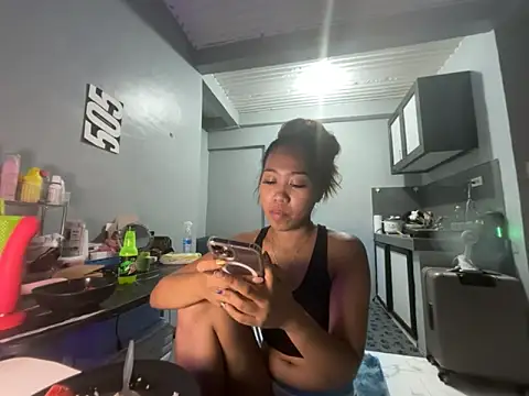 PinayLina18 online show from May 14, 2026, 3:36 am
