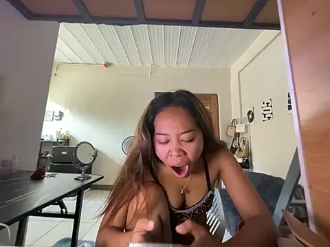 PinayLina18 online show from June 17, 2026, 5:18 am
