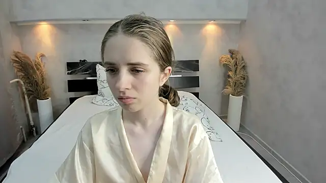 Camilla Kelly online show from October 30, 2025, 1:26 am