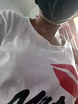 Snapshot of Ruhi_07 chatting on September 19, 2025, 3:43 am Ruhi 07 online show from September 19, 2025, 3:43 am