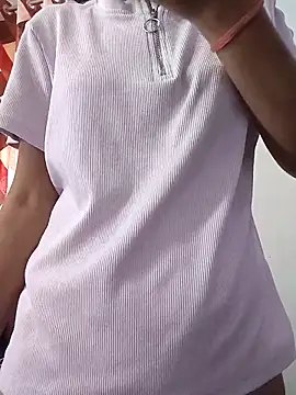 Snapshot of Ruhi_07 chatting on October 16, 2025, 4:32 am Ruhi 07 online show from October 16, 2025, 4:32 am