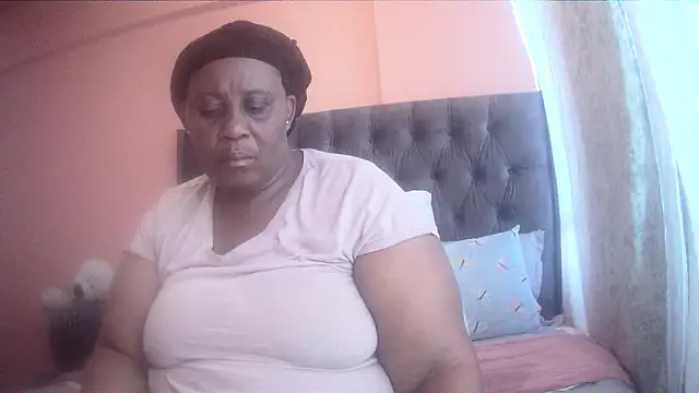 HUGEASSXXXXX online show from March 19, 2026, 5:18 am