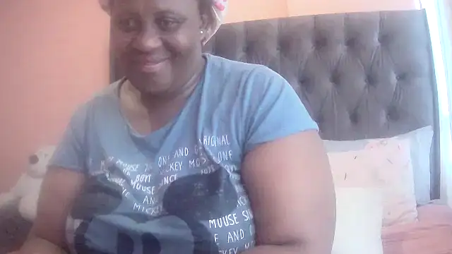 HUGEASSXXXXX online show from March 17, 2026, 5:10 am