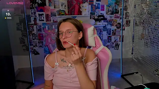 Maryyy May online show from September 10, 2025, 6:07 pm
