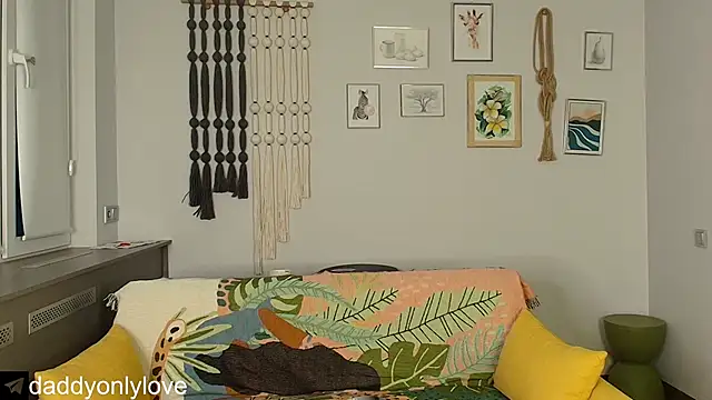 Snapshot of daddyonlyloveme chatting on October 31, 2025, 9:11 pm daddyonlyloveme online show from October 31, 2025, 9:11 pm