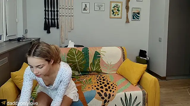 Snapshot of daddyonlyloveme chatting on September 14, 2025, 8:20 pm daddyonlyloveme online show from September 14, 2025, 8:20 pm