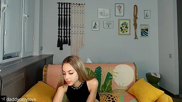 Snapshot of daddyonlyloveme chatting on September 10, 2025, 8:19 pm daddyonlyloveme online show from September 10, 2025, 8:19 pm