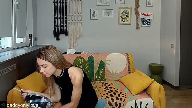 Snapshot of daddyonlyloveme chatting on September 22, 2025, 9:21 pm daddyonlyloveme online show from September 22, 2025, 9:21 pm