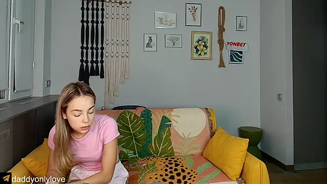 Snapshot of daddyonlyloveme chatting on September 18, 2025, 8:12 pm daddyonlyloveme online show from September 18, 2025, 8:12 pm