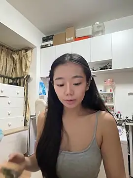 jiajia L online show from October 9, 2025, 2:17 pm