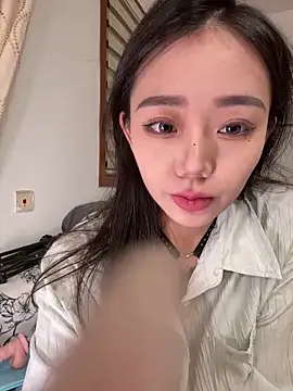 jiajia L online show from September 23, 2025, 1:40 pm