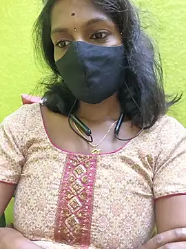 Snapshot of Honey_rosetamil chatting on July 7, 2026, 6:22 pm Honey rosetamil online show from July 7, 2026, 6:22 pm