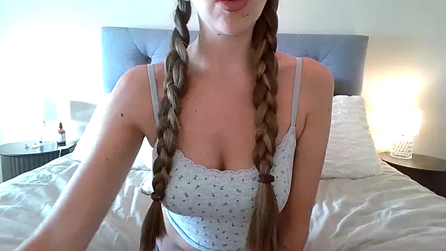 Snapshot of TaylorWest62 chatting on September 25, 2025, 2:01 pm TaylorWest62 online show from September 25, 2025, 2:01 pm