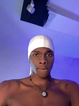 Brycce santos online show from December 22, 2025, 5:13 pm