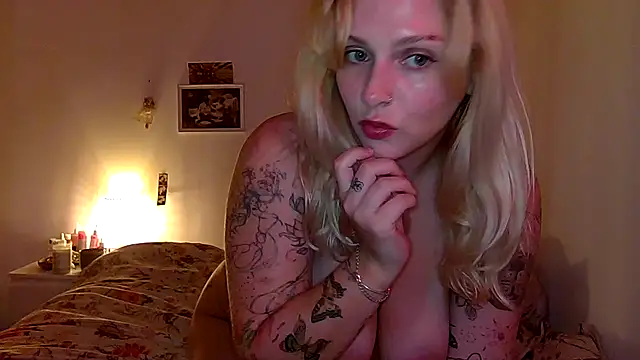 strawberrylemonadexoxo online show from June 19, 2026, 8:47 pm