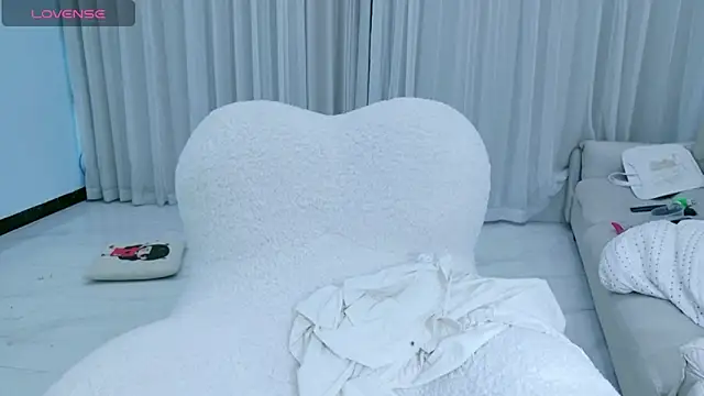 rainybb online show from October 19, 2025, 9:45 am