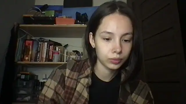 Yuna5343 online show from November 12, 2025, 9:18 pm