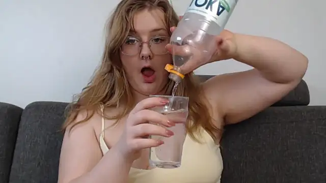 AgnesRoseCams online show from March 12, 2026, 9:57 am