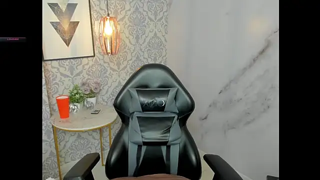 Snapshot of Meganslut_x chatting on October 20, 2025, 12:17 pm Meganslut x online show from October 20, 2025, 12:17 pm