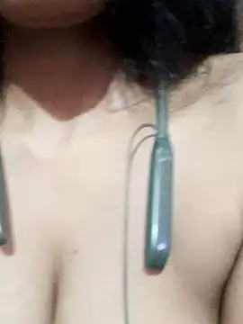 Snapshot of kaviyaponnu0987 chatting on November 2, 2025, 10:42 am kaviyaponnu0987 online show from November 2, 2025, 10:42 am