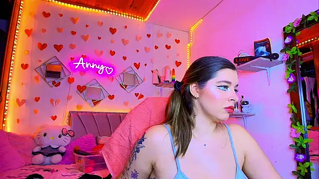 Anny Hurtado online show from September 21, 2025, 8:08 am