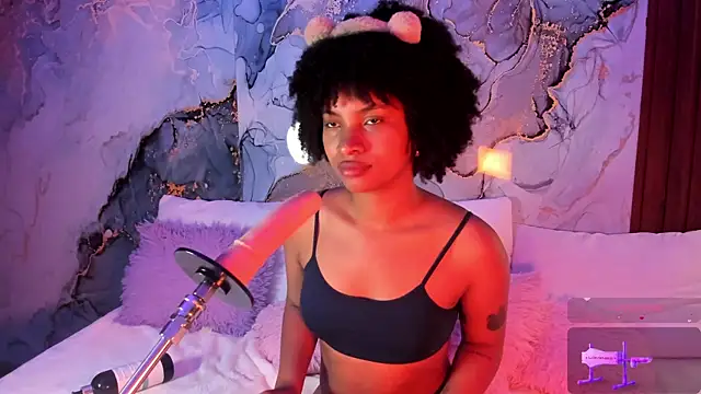 Snapshot of Lolalewis777 chatting on October 14, 2025, 10:09 pm Lolalewis777 online show from October 14, 2025, 10:09 pm