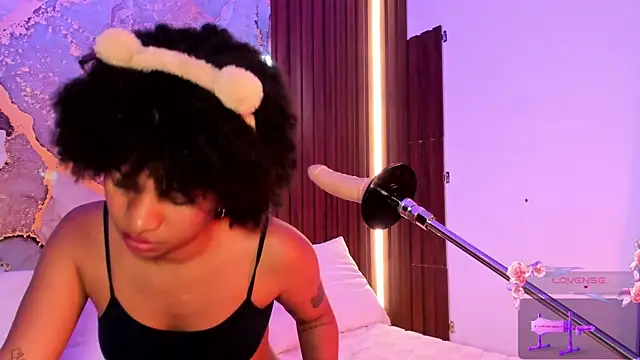 Snapshot of Lolalewis777 chatting on September 20, 2025, 8:36 pm Lolalewis777 online show from September 20, 2025, 8:36 pm