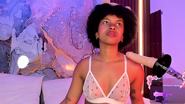 Snapshot of Lolalewis777 chatting on September 21, 2025, 2:22 pm Lolalewis777 online show from September 21, 2025, 2:22 pm