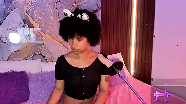 Snapshot of Lolalewis777 chatting on October 30, 2025, 2:43 am Lolalewis777 online show from October 30, 2025, 2:43 am